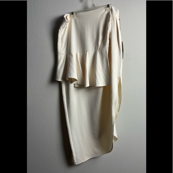 EVA MENDES FOR NEW YORK & COMPANY IVORY RUFFLE WAIST SKIRT WITH SLIT SIZE 8 NWT - Picture 1 of 8